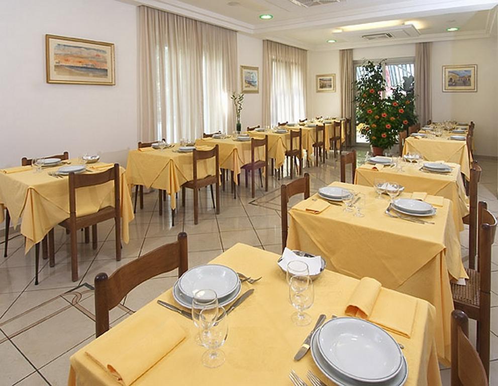 Hotel Vienna Senigallia Extérieur photo