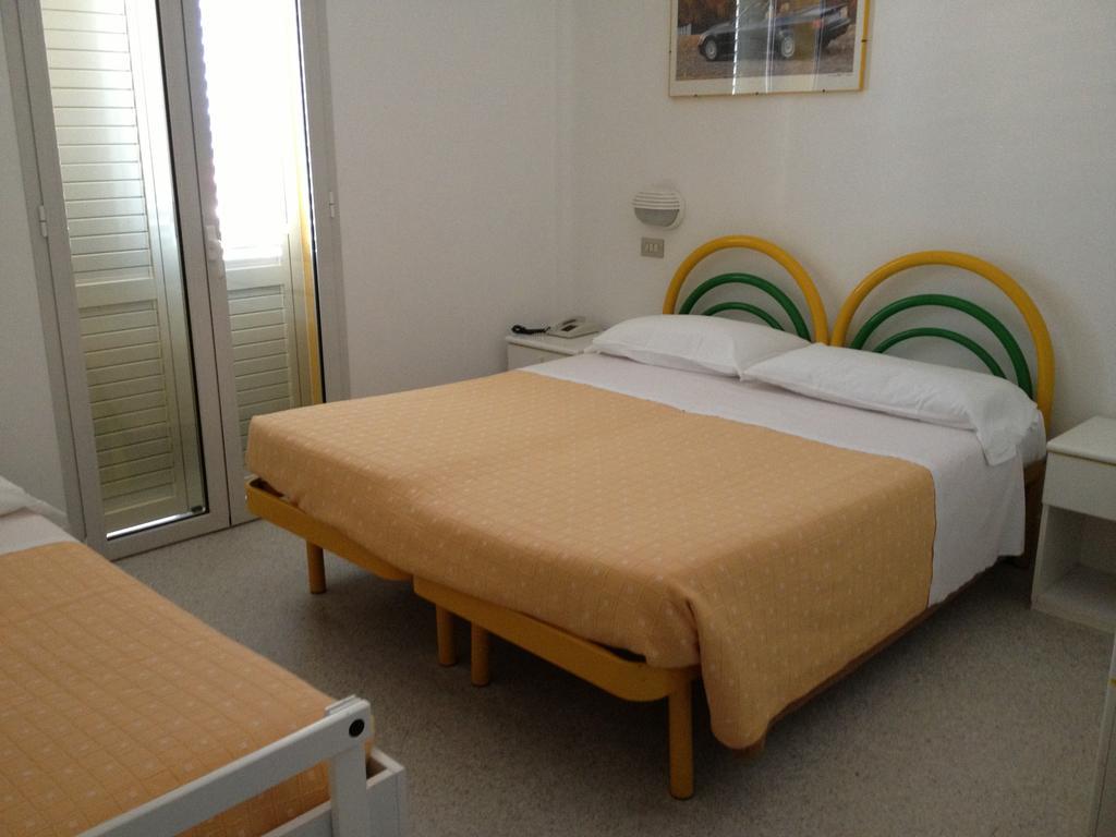 Hotel Vienna Senigallia Chambre photo